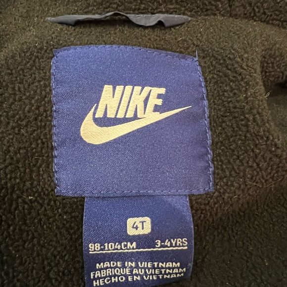 Nike mid-weight jacket - Picture 3 of 3